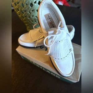 New golf shoes. Size 10.5, women.